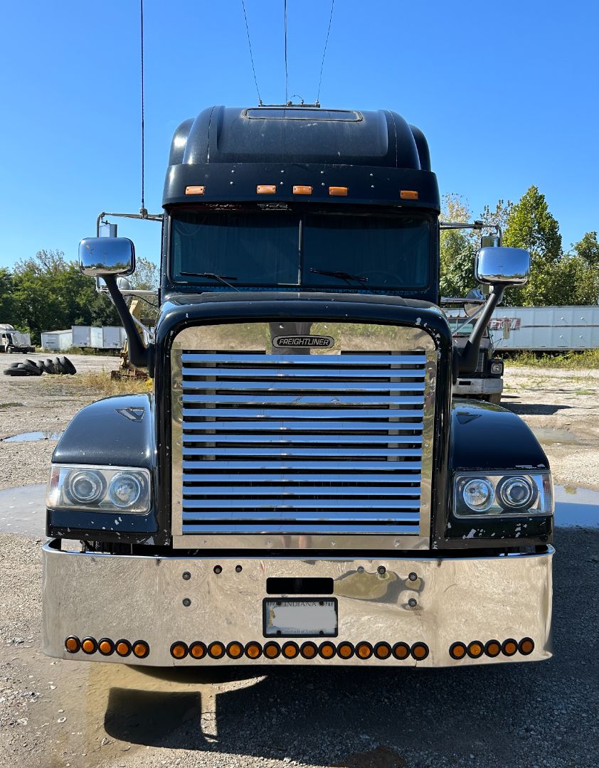 2001 FREIGHTLINER FLD 120 - Image 8